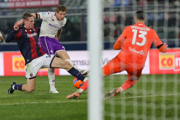 Bologna FC v ACF Fiorentina - Campionato Serie A Marco Brescianini of ACF Fiorentina attempts a shot on goal the Italian Serie A football match between Bologna FC and ACF Fiorentina , on January 18, 2026 at the Renato Dall™Ara stadium in Bologna ,Italy Bologna Italy  Copyright: xAndreaxMartinix originalFilename:martini-bolognaf260118_npsMb.jpg
