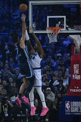Orlando Magic v Memphis Grizzlies - NBA, Basketball Herren, USA London 2026 LONDON, UNITED KINGDOM - JANUARY 18: Wendell Carter Jr. (34) of Orlando Magic in action during the NBA London 2026 game between the Orlando Magic and the Memphis Grizzlies at O2 Arena in London, United Kingdom, on January 18, 2026. Rasid Necati Aslim Anadolu London United Kingdom. Editorial use only. Please get in touch for any other usage.  Copyright: x2026xAnadoluxRasidxNecatixAslimx