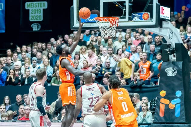 Chemnitz, Germany 18 January 2026 1 BBL 2025 2026 Niners Chemnitz vs FC Bayern Munich In the picture Amadou Sow 99 2 v li with a dunking Copyright: xFotostandx xNachtigallx