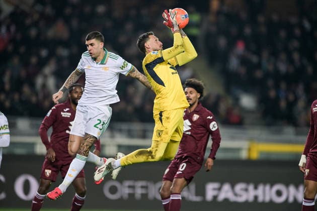 Torino FC v AS Roma - Serie A Alberto Paleari of Torino plays during the Serie A match between Torino FC and AS Roma at Stadio Olimpico di Torino in Turin, Italy, on January 18, 2026. Torino Italy  Copyright: xAndreaxxAmatox originalFilename:amato-notitle260118_npyan.jpg