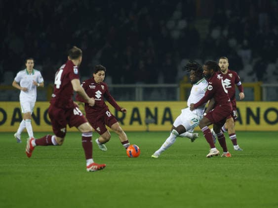 CALCIO - Serie A - Torino FC vs AS Roma Manu Kone of AS Roma, Emirhan Ilkhan of Torino FC and Adrien Tameze of Torino FC during the Italian Serie A, 2025 26 season, football match between Torino FC and AS Roma on 18 January 2026, at Stadio Olimpico Grande Torino, Italy. Photo Nderim KACELI Turin Italy  Copyright: xIPAxSport ABACAx