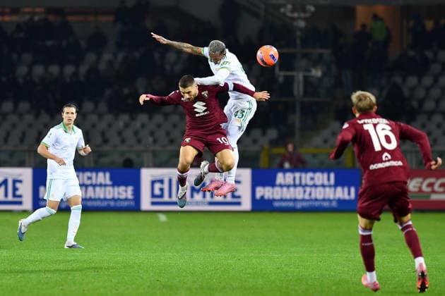 Wesley of Roma AS and Nikola Vlasic of Torino FC during Serie A 2024 25 match between Torino FC and of AS Roma at Olimpico Grande Torino Stadium on January 18, 2026 in Turin, Italy - ph Giuliano Marchisciano  Copyright: xGiulianoxMarchisciano IPAxSportx xipa-agency.netx xx IPA_70274805 IPA_Agency_IPA70274805