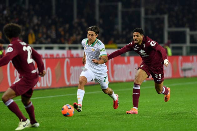 Paulo Dybala of Roma AS and Saul Coco of Torino FC during Serie A 2024 25 match between Torino FC and of AS Roma at Olimpico Grande Torino Stadium on January 18, 2026 in Turin, Italy - ph Giuliano Marchisciano  Copyright: xGiulianoxMarchisciano IPAxSportx xipa-agency.netx xx IPA_70274819 IPA_Agency_IPA70274819