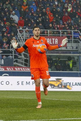 CALCIO - Serie A - Bologna FC vs ACF Fiorentina Federico Ravaglia of Bologna FC play the ball during Bologna BFC vs ACF Fiorentina, 21Â° Serie A Enilive 2025-26 game at Renato Dall Ara stadium in Bologna (BO), Italy, on January 18, 2026. Bologna Italy  Copyright: xIPAxSport ABACAx