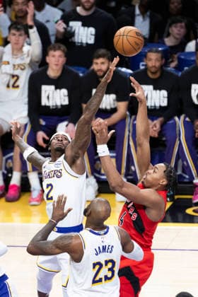 January 18, 2026, Los Angeles, California, USA: Toronto Raptors Scottie Barnes (4) shoots against Los Angeles LakersÃ¢â‚¬â ¢ Jarred Vanderbilt (2) during an NBA, Basketball Herren, USA basketball game at Crypto.com Arena on Sunday, Jan. 18, 2026 in Los Angeles. Los Angeles USA - ZUMAc68_ 20260118_zaf_c68_051 Copyright: xRingoxChiux
