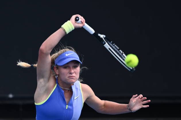 TENNIS AUSTRALIAN OPEN, Emerson Jones of Australia in action during the Women™s 1st round match against Magda Linette of Poland on day 2 of the 2026 Australian Open tennis tournament at Melbourne Park in Melbourne, Monday, January 19, 2026. ( NO ARCHIVING MELBOURNE VICTORIA AUSTRALIA  Copyright: xJOELxCARRETTx 20260119199112419365