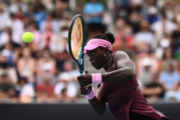TENNIS AUSTRALIAN OPEN, Victoria Mboko of Canada in action during the Women™s 1st round match against Emerson Jones of Australia on day 2 of the 2026 Australian Open tennis tournament at Melbourne Park in Melbourne, Monday, January 19, 2026. ( NO ARCHIVING MELBOURNE VICTORIA AUSTRALIA  Copyright: xJOELxCARRETTx 20260119174977614449