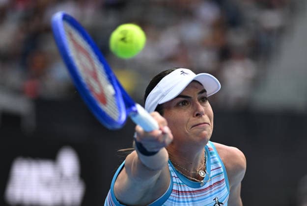 TENNIS AUSTRALIAN OPEN, Ajla Tomljanovic of Australia in action during the Women™s 1st round match against Yulia Starodubtseva of Ukraine on day 2 of the 2026 Australian Open tennis tournament at Melbourne Park in Melbourne, Monday, January 19, 2026. ( NO ARCHIVING MELBOURNE VICTORIA AUSTRALIA  Copyright: xJAMESxROSSx 20260119182621002238