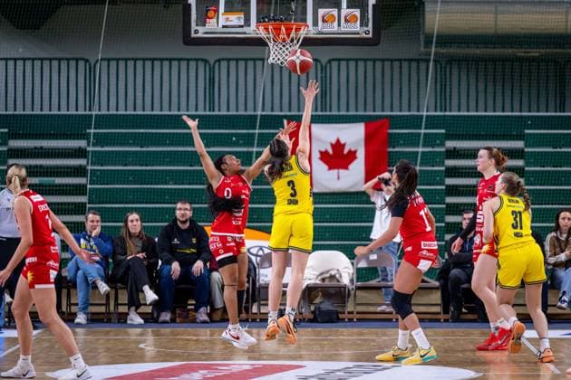 Basketball Berlin 18 01 2026 Season 2025 2026 DBBL 1 Bundesliga Alba Berlin GiroLive Panthers Osnabrück Theresa Simon Alba, No 03 Taylor Valladay Osnabrück, No 00
