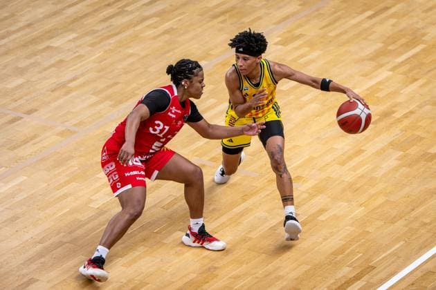 Basketball Berlin 18 01 2026 Season 2025 2026 DBBL 1 Bundesliga Alba Berlin GiroLive Panthers Osnabrück Deeshyra Thomas Alba, No 21 Oceane Monpierre Osnabrück, No 31