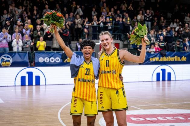 Basketball Berlin 18 01 2026 Season 2025 2026 DBBL 1 Bundesliga Alba Berlin GiroLive Panthers Osnabrück 100 Bundesliga games for Alba Nina Rosemeyer Alba, No 11 Deeshyra Thomas Alba, No 21