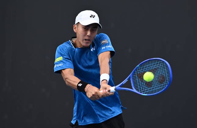 TENNIS AUSTRALIAN OPEN, Rinky Hijikata of Australia in action during the Men™s 1st round match against Adrian Mannarino of France on day 2 of the 2026 Australian Open tennis tournament at Melbourne Park in Melbourne, Monday, January 19, 2026. ( NO ARCHIVING MELBOURNE VICTORIA AUSTRALIA  Copyright: xJOELxCARRETTx 20260119145972986819