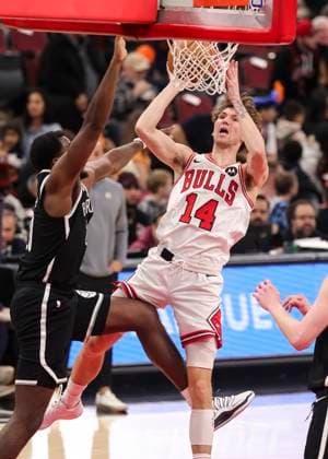 (260119) -- CHICAGO, Jan. 19, 2026 -- Chicago Bulls Matas Buzelis (R) drives to the basket during the 2025-2026 NBA, Basketball Herren, USA regular season basketball game between Brooklyn Nets and Chicago Bulls at United Center in Chicago, the United States, Jan. 18, 2026. (Photo by Xinhua) (SP)U.S.-CHICAGO-BASKETBALL-NBA-NETS VS BULLS JoelxLerner 