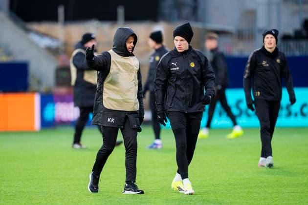 Football, training with Bodo Glimt Bodo 20260119 Bodo Glimt s coach Kjetil Knutsen and Jens Petter Hauge during a training session with Bodo Glimt at Aspmyra stadium before the Champions League football match against Monaco Photo Fredrik Varfjell NTB Bodo Norway EDITORIAL USE ONLY RESTRICTED USE FOR BETTING COMPANIES  Copyright: xFredrikxVarfjellx xNTBx