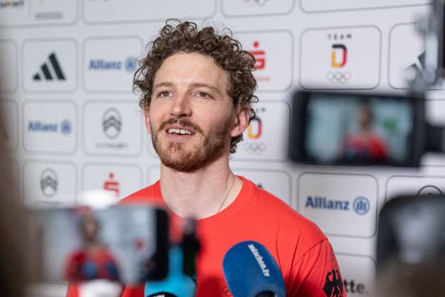 Linus Strasser (DOSB-Olympiakader Deutscher Ski Verband DSV, Ski Alpin, TSV 1860 Muenchen) beim Interview Portrait Portraet GER, DOSB Olympia-Einkleidung Team Deutschland, Mailand Cortina 2026, 19.01.2026. GER, DOSB Olympia-Einkleidung Team Deutschland, Mailand Cortina 2026, 19.01.2026. Muenchen *** Linus Strasser DOSB Olympic squad German Ski Association DSV, Alpine Skiing, TSV 1860 Muenchen at the interview Portrait Portrait GER, DOSB Olympia Einkleidung Team Deutschland, Mailand Cortina 2026, 19 01 2026 GER, DOSB Olympia Einkleidung Team Deutschland, Mailand Cortina 2026, 19 01 2026 Muenchen Copyright: xEibner-Pressefoto FranzxFeinerx EP_HFR