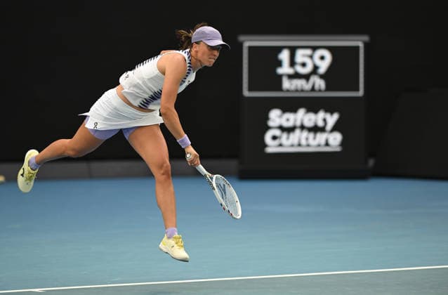 TENNIS AUSTRALIAN OPEN, Iga Swiatek of Poland in action during the Women™s 1st round match against Yue Yuan of China on day 2 of the 2026 Australian Open tennis tournament at Melbourne Park in Melbourne, Monday, January 19, 2026. ( NO ARCHIVING MELBOURNE VICTORIA AUSTRALIA  Copyright: xLUKASxCOCHx 20260119196484106300