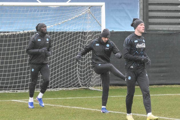 January 19, 2026, Castel Volturno, Caserta: Napoli™s forward Romelu Lukaku (L) and Napoli s forward Rasmus Hojlund (R) attend a training session in Castel Volturno ( Caserta) , Italy, 19 january 2026. Ssc Napoli will face Fc Copenhagen in their UEFA Champions League match on 20 january 2026. ANSA CIRO FUSCO. Champions League: Copenhagen Vs Napoli  - ZUMAa110 20260119_zaf_a110_028 Copyright: xCiroxFuscox