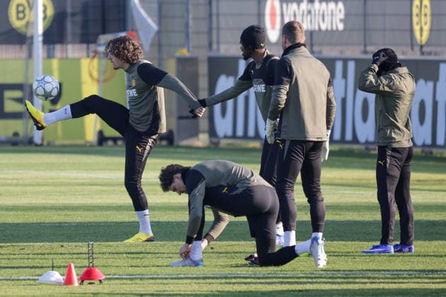 19 01 2026, xgrfx, Football UEFA Champions League, Borussia Dortmund Training v l Fabio Silva, Serhou Guirassy, Patrick Drewes Borussia Dortmund DFL DFB REGULATIONS PROHIBIT ANY USE OF PHOTOGRAPHS as IMAGE SEQUENCES and or QUASI VIDEO Dortmund