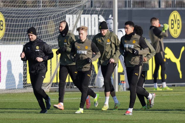 19 01 2026, xgrfx, Football UEFA Champions League, Borussia Dortmund Training v l Waldemar Anton, Daniel Svensson, Maximilian Beier, Jobe Bellingham Borussia Dortmund DFL DFB REGULATIONS PROHIBIT ANY USE OF PHOTOGRAPHS as IMAGE SEQUENCES and or QUASI VIDEO Dortmund