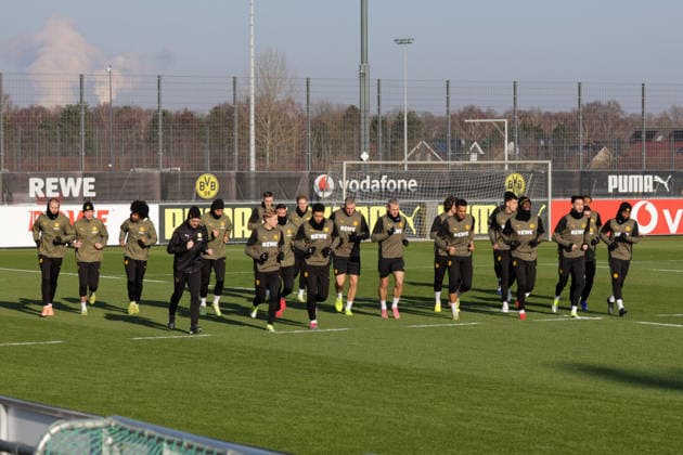 19 01 2026, xgrfx, Football UEFA Champions League, Borussia Dortmund Training v l The team at the final training session before the match against Tottenham Hotspur in the UEFA Champions League Borussia Dortmund DFL DFB REGULATIONS PROHIBIT ANY USE OF PHOTOGRAPHS as IMAGE SEQUENCES and or QUASI VIDEO Dortmund