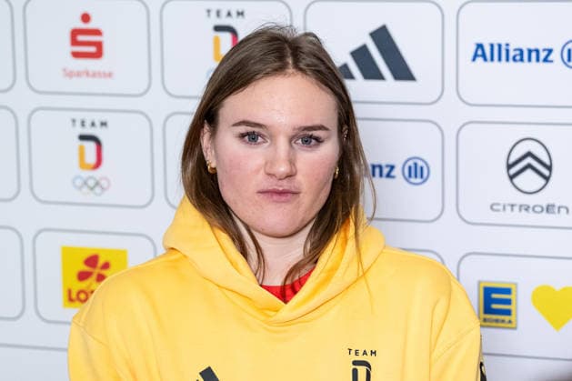 Emma Aicher (DOSB-Olympiakader Deutscher Ski Verband DSV, Ski Alpin, SC Mahlstetten) beim Interview Portrait Portraet GER, DOSB Olympia-Einkleidung Team Deutschland, Mailand Cortina 2026, 19.01.2026. GER, DOSB Olympia-Einkleidung Team Deutschland, Mailand Cortina 2026, 19.01.2026. Muenchen *** Emma Aicher DOSB Olympic squad German Ski Association DSV, Alpine Skiing, SC Mahlstetten at the interview Portrait Portrait GER, DOSB Olympia Einkleidung Team Deutschland, Mailand Cortina 2026, 19 01 2026 GER, DOSB Olympia Einkleidung Team Deutschland, Mailand Cortina 2026, 19 01 2026 Munich Copyright: xEibner-Pressefoto FranzxFeinerx EP_HFR