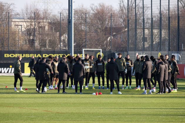 Dortmund, Germany 19 January 2026 Champions League 2025 2026 Borussia Dortmund final training session In the picture The Borussia Dortmund team in the team circle at the final training session in Dortmund before the UCL match against Tottenham Hotspur in London Hohenbuschei training ground North Rhine-Westphalia Copyright: xFotostandx xFantinix