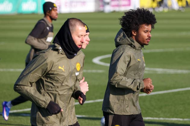 Dortmund, Germany 19 January 2026 Champions League 2025 2026 Borussia Dortmund final training In the picture from left Waldemar Anton BVB and Karim Adeyemi BVB at the final training in Dortmund before the UCL match against Tottenham Hotspur in London Training ground Hohenbuschei North Rhine-Westphalia Copyright: xFotostandx xFantinix