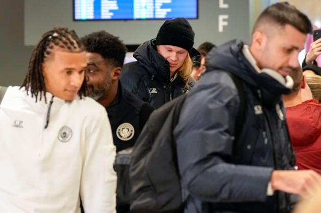 Football, Manchester City arrives in Bodo Bodo 20260119 Erling Braut Haaland arrives at Bodo Airport with Manchester City players and support staff on Monday afternoon before the Champions League match against Bodo Glimt at Aspmyra Stadium on Tuesday Photo Fredrik Varfjell NTB Bodo Norway EDITORIAL USE ONLY RESTRICTED USE FOR BETTING COMPANIES  Copyright: xFredrikxVarfjellx xNTBx