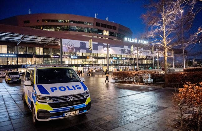260119 Exterior view of Malmö Arena ahead of the EHF European Handball Championship preliminary round match between the Netherlands and Croatia on January 19, 2026 in Malmö Photo Petter Arvidson BILDBYRAN kod PA PA1126 handball handball handballs em 2026 nederländerna netherlands croatia kroatien ehf european handball championship bbeng grappa33 arena malmö arena exteriör säkerhet polis polisbil  Copyright: PETTERxARVIDSON BB260119PA001