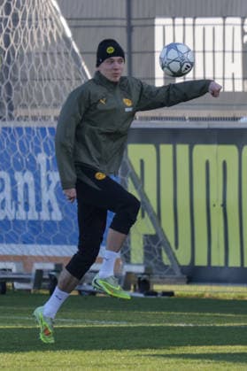 19 01 2026, xgrfx, Football UEFA Champions League, Borussia Dortmund Training v l Maximilian Beier Borussia Dortmund DFL DFB REGULATIONS PROHIBIT ANY USE OF PHOTOGRAPHS as IMAGE SEQUENCES and or QUASI VIDEO Dortmund