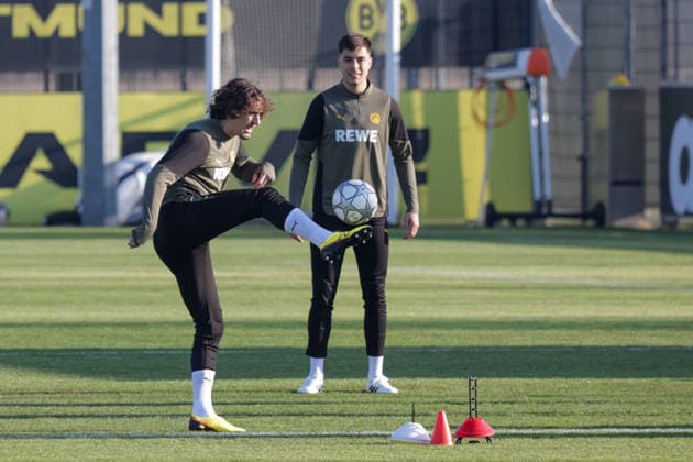 19 01 2026, xgrfx, Football UEFA Champions League, Borussia Dortmund Training v l Fabio Silva, Aaron Anselmino Borussia Dortmund DFL DFB REGULATIONS PROHIBIT ANY USE OF PHOTOGRAPHS as IMAGE SEQUENCES and or QUASI VIDEO Dortmund