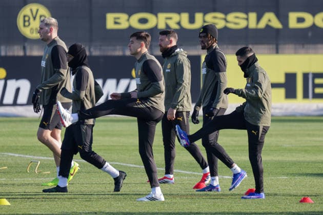 19 01 2026, xgrfx, Football UEFA Champions League, Borussia Dortmund Training v l Aaron Anselmino, Salih Ozcan, Carney Chukwuemeka, Yan Couto Borussia Dortmund DFL DFB REGULATIONS PROHIBIT ANY USE OF PHOTOGRAPHS as IMAGE SEQUENCES and or QUASI VIDEO Dortmund