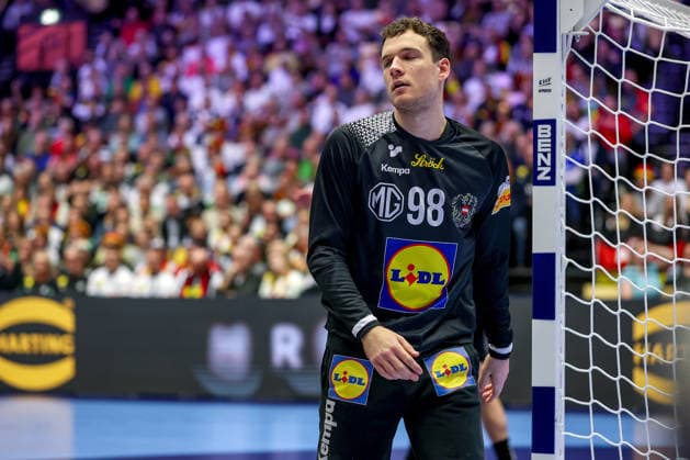 19 01 2026, Handball, Men s EHF EURO 2026, Austria Serbia, Jyske Bank Boxing in Herning, Denmark, Preliminary Round Constantin Möstl Austria 98 disappointed disappointment Denmark