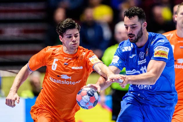 260119 Rutger ten Velde of the Netherlands and Zvonimir Srna of Croatia during the EHF European Handball Championship preliminary round match between the Netherlands and Croatia on January 19, 2026 in Malmö Photo Petter Arvidson BILDBYRAN kod PA PA1126 handball handball handball handballs em 2026 nederländerna netherlands croatia kroatien ehf european handball championship bbeng grappa33  Copyright: PETTERxARVIDSON BB260119PA043