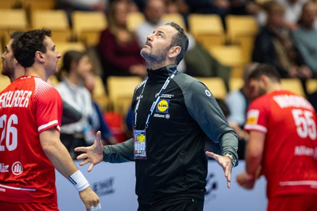 HERNING, DENMARK - JANUARY 19: Iker Romero (Austria, Head Coach) during the EHF EURO 2026 match between Austria vs Serbia at Jyske Bank Boxen Arena on matchday 3 of the Group Matches Group A on January 19, 2026 in Herning, Denmark. Midtjylland Denmark Copyright: xMarioxM.xKobergx