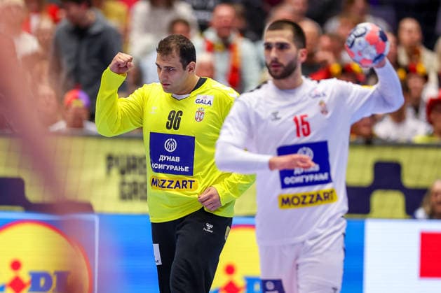19 01 2026, Handball, Men s EHF EURO 2026, Austria Serbia, Jyske Bank Boxing in Herning, Denmark, Preliminary Round Dejan Milosavljev Serbia 96 cheering Denmark