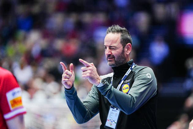 Iker Romero Austria, Coach DEN, Austria vs Serbia, Handball, EHF European Championship 2026, Group A, Matchday 3, 19 01 2026 DEN, Austria vs Serbia, Handball, EHF European Championship 2026, Group A, Matchday 3, 19 01 2026 Herning Copyright: xEibner-Pressefoto MarcelxvonxFehrnx EP_MFN