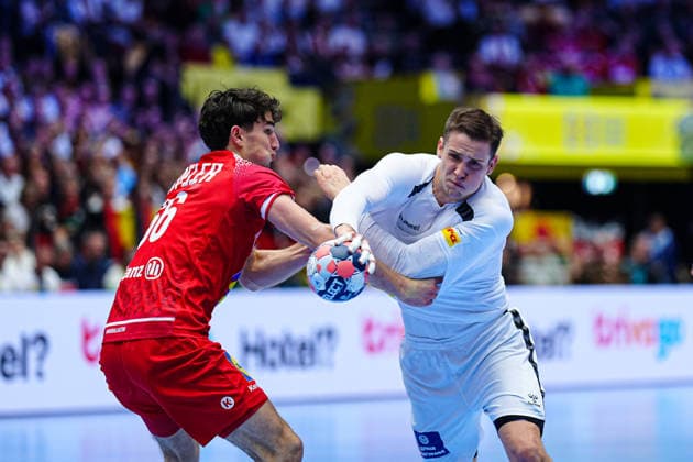 Elias Kofler Austria, 66 , Stefan Dodic Serbia, 40 DEN, Austria vs Serbia, Handball, EHF European Championship 2026, Group A, Matchday 3, 19 01 2026 DEN, Austria vs Serbia, Handball, EHF European Championship 2026, Group A, Matchday 3, 19 01 2026 Herning Copyright: xEibner-Pressefoto MarcelxvonxFehrnx EP_MFN