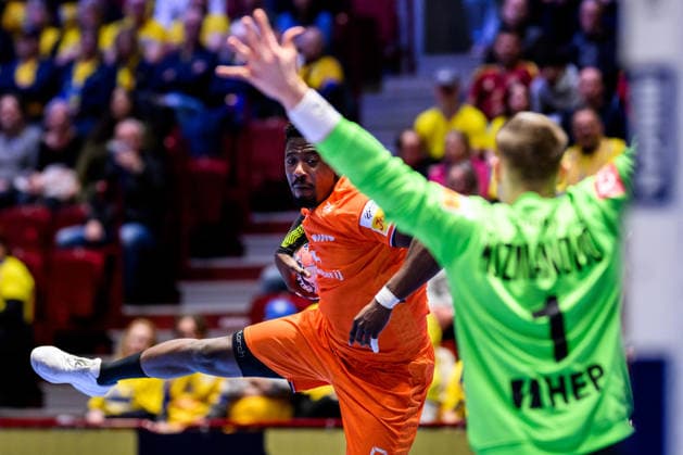 260119 Reinier Taboada of the Netherlands and goalkeeper Dominik Kuzmanovic of Croatia during the EHF European Handball Championship preliminary round match between the Netherlands and Croatia on January 19, 2026 in Malmö Photo Petter Arvidson BILDBYRAN kod PA PA1126 handball handboll handball handbolls em 2026 nederländerna netherlands croatia kroatien ehf european handball championship bbeng grappa33  Copyright: PETTERxARVIDSON BB260119PA055