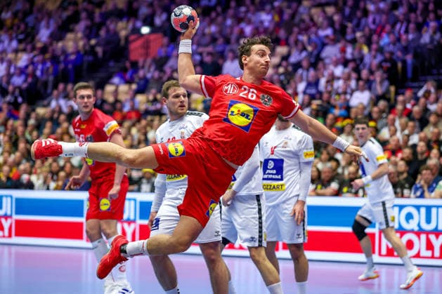 19 01 2026, Handball, Men s EHF EURO 2026, Austria Serbia, Jyske Bank Boxen in Herning, Denmark, Preliminary Round Lukas Herburger Austria 26 throws on goal Denmark