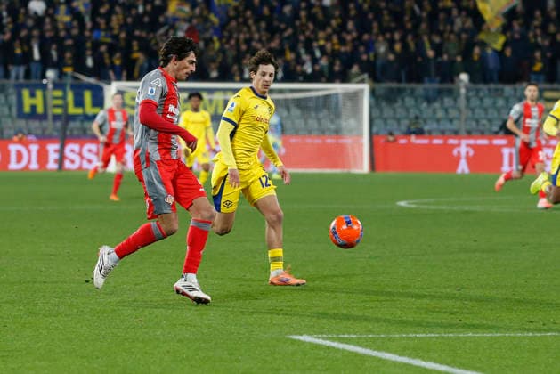 January 19, 2026, Cremona: US Cremonese s Tommaso Barbieriplay the ball during the italian soccer,Serie A match between US Cremonese vs Hellas Verona FC on January 19, 2025 at the Giovanni Zini stadium in Cremona, Italy. ANSA . Serie A: Cremonese Vs Hellas Verona  - ZUMAa110 20260119_zaf_a110_047 Copyright: xDavidexCasentinix