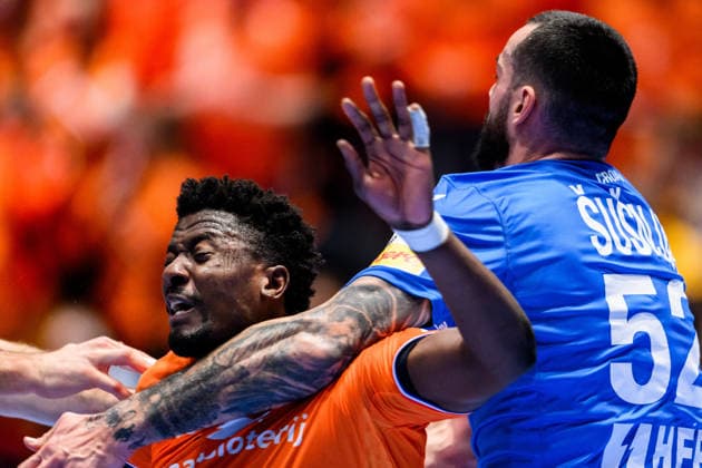 260119 Reinier Taboada of the Netherlands and Leon Susnja of Croatia during the EHF European Handball Championship preliminary round match between the Netherlands and Croatia on January 19, 2026 in Malmö Photo Petter Arvidson BILDBYRAN kod PA PA1126 handball handball handball handballs em 2026 nederländerna netherlands croatia kroatien ehf european handball championship bbeng grappa33  Copyright: PETTERxARVIDSON BB260119PA071