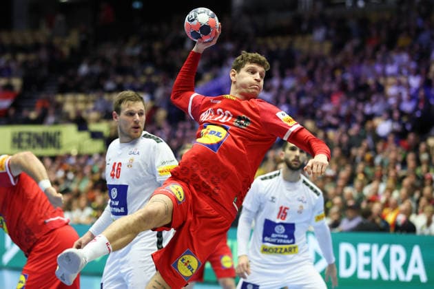 Austria Serbia, EHF European Handball Championship 2026 Sebastian Frimmel Austria, 20 Left behind Dragan Pechmalbec Serbia, 46 Handball EHF European Championship, international match between Austria and Serbia on January 19, 2026 in Herning Denmark , Herning Denmark Jyske Bank Boxing