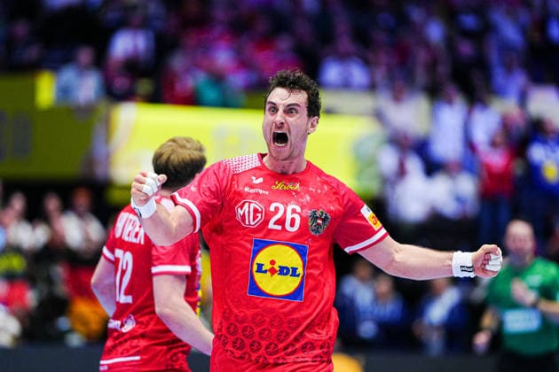 Goal celebration Lukas Herburger Austria, 26 DEN, Austria vs Serbia, Handball, EHF European Championship 2026, Group A, Matchday 3, 19 01 2026 DEN, Austria vs Serbia, Handball, EHF European Championship 2026, Group A, Matchday 3, 19 01 2026 Herning Copyright: xEibner-Pressefoto MarcelxvonxFehrnx EP_MFN