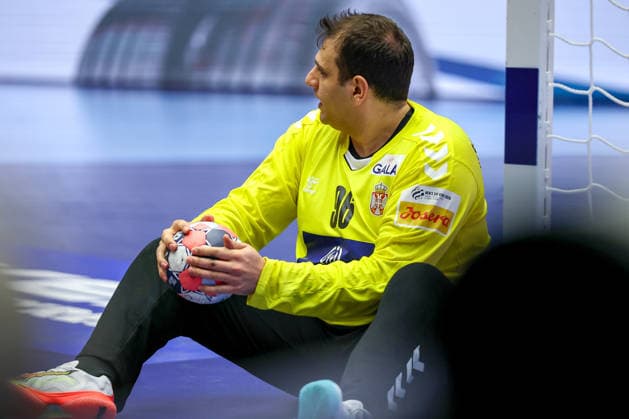 19 01 2026, Handball, Men s EHF EURO 2026, Austria Serbia, Jyske Bank Boxing in Herning, Denmark, Preliminary Round Dejan Milosavljev Serbia 96 disappointed disappointment Denmark
