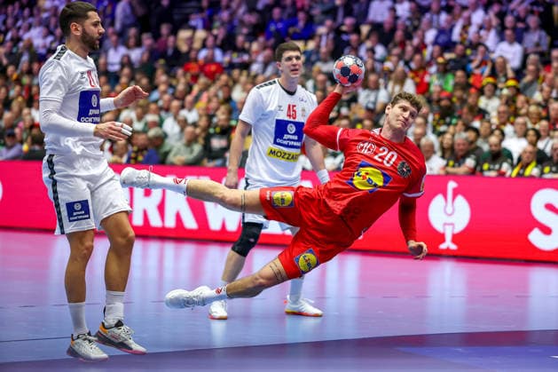 19 01 2026, Handball, Men s EHF EURO 2026, Austria Serbia, Jyske Bank Boxing in Herning, Denmark, Preliminary Round Sebastian Frimmel Austria 20 throws on goal Denmark
