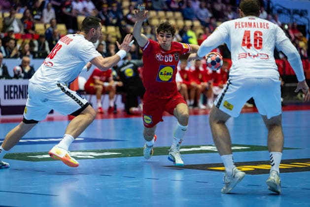 HERNING, DENMARK - JANUARY 19: Elias Kofler (Austria, 66) in attack during the EHF EURO 2026 match between Austria vs Serbia at Jyske Bank Boxen Arena on matchday 3 of the Group Matches Group A on January 19, 2026 in Herning, Denmark. Midtjylland Denmark Copyright: xMarioxM.xKobergx