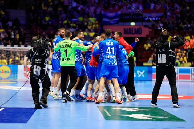 Croatia celebrates the win in the group stage match of the 2026 EHF European Men s Handball Championship the EHF Euro 2026 between the Netherlands and Croatia at Malmö Arena, Malmö, Sweden, January 19, 2026 MALMÖ SWEDEN x10600x  Copyright: xAndreasxHillergren TTx EUROPEAN HANDBALL CHAMPIONSHIP 2026 NETHERLANDS - CROATIA