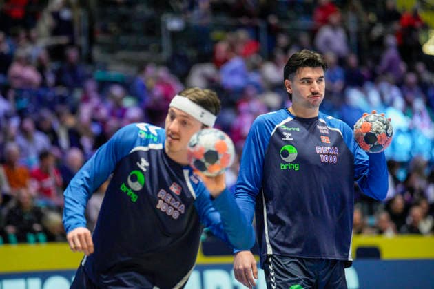 European Handball Championship, France Norway Baerum 20260119 Norway s Kasper Lien left and Simen Lyse before the European Championship handball match between France and Norway in Unity arena Photo Stian Lysberg Solum NTB Baerum Norway EDITORIAL USE ONLY RESTRICTED USE FOR BETTING COMPANIES  Copyright: xStianxLysbergxSolumx xNTBx