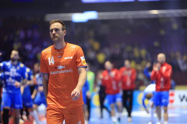 Netherlands Bobby Schagen walks off the court after the loss in the group stage match of the 2026 EHF European Men s Handball Championship the EHF Euro 2026 between the Netherlands and Croatia at Malmö Arena, Malmö, Sweden, January 19, 2026 MALMÖ SWEDEN x10600x  Copyright: xAndreasxHillergren TTx EUROPEAN HANDBALL CHAMPIONSHIP 2026 NETHERLANDS - CROATIA